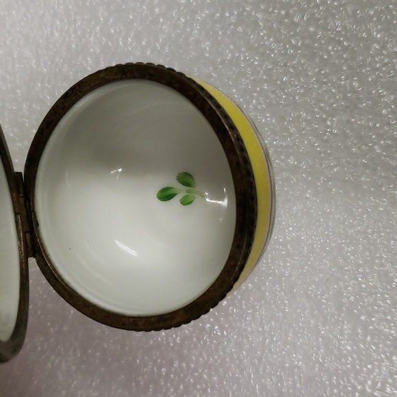 Limoges France Peint Main PV Pear Shaped Porcelain Trinket Box - Picture 8 of 9